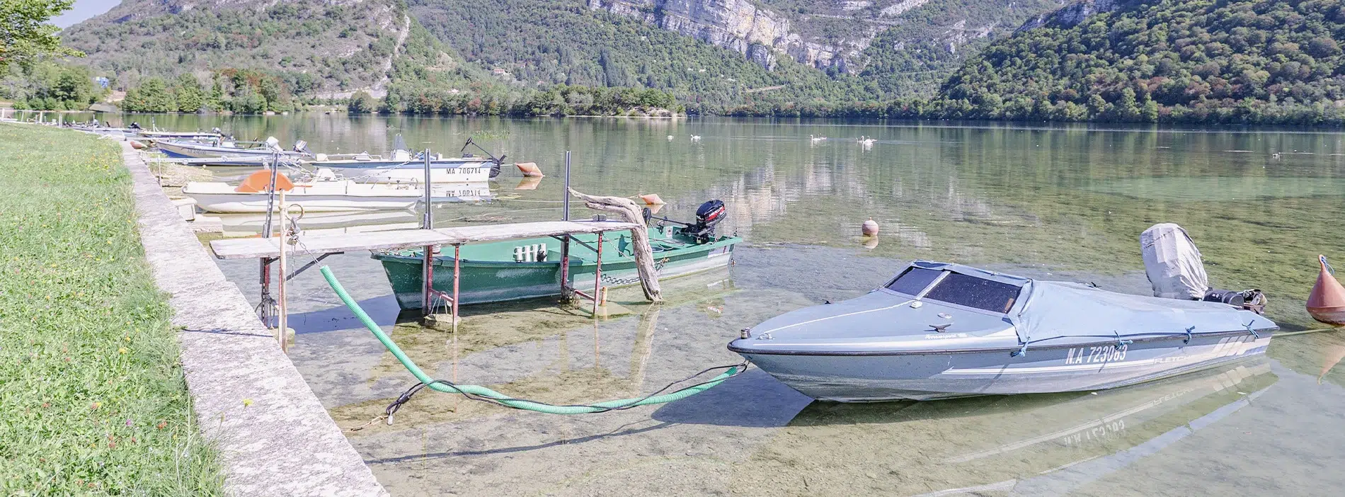 camping sous le moulin au bord de lac