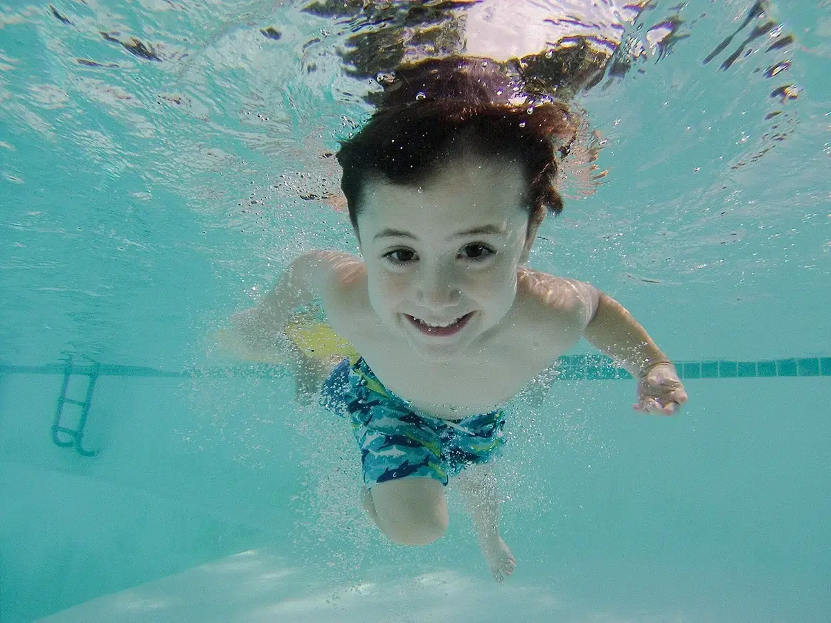 garcon jeux piscine bourg en bresse
